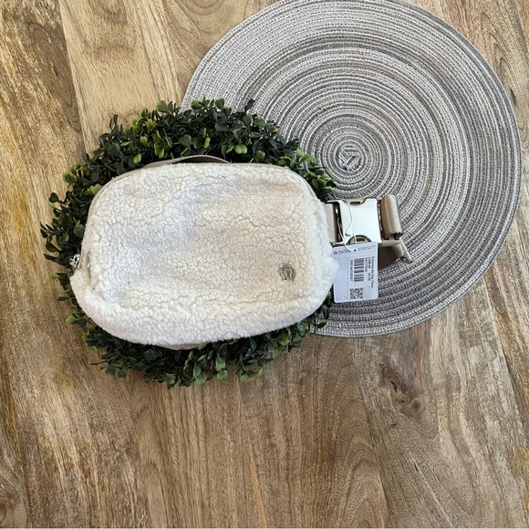 LULULEMON Fleece sherpa everywhere belt bag natural trench...